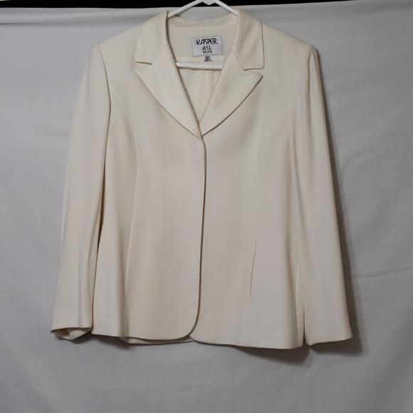 Euc two piece Kasper suit - Picture 2 of 8